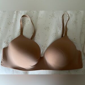 Victorias Secret T shirt bra, lightly lined wireless in nude